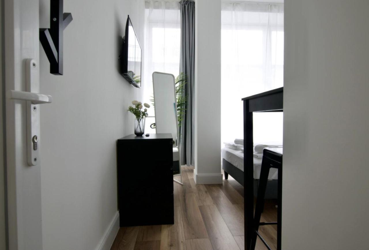 בודפשט Studio Apartments By Hi5- Apartment In Downtown מראה חיצוני תמונה